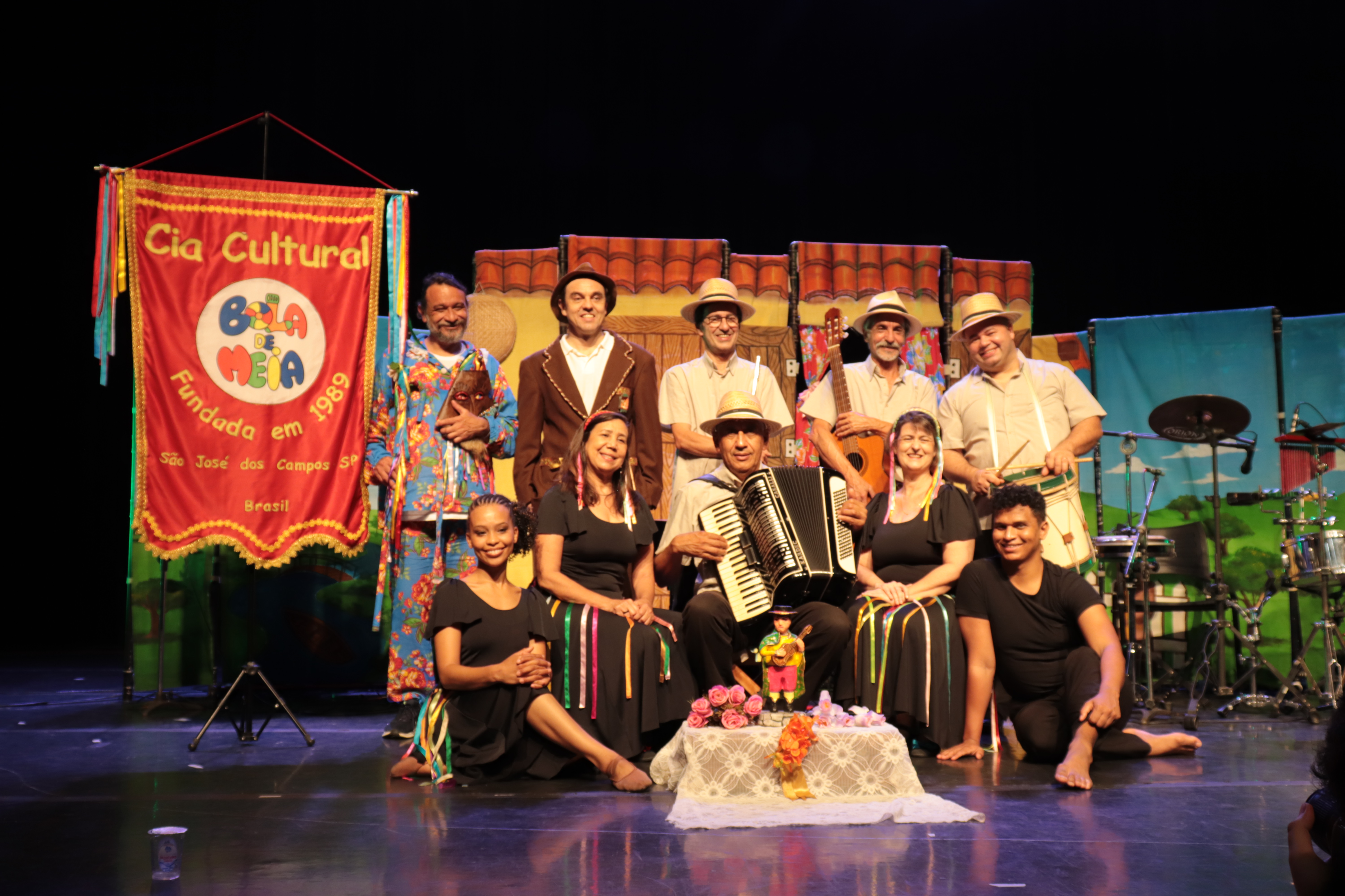 Imagem 1 do espetáculo Santo de Casa